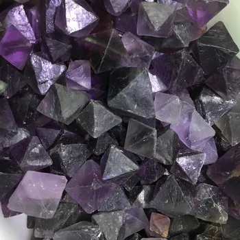 200g piatră prețioasă Naturale deep purple fluorit octaedru pentru decor 2386